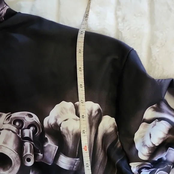 Graphic Skull Hoodie with Guns  NWOT - Picture 8 of 12